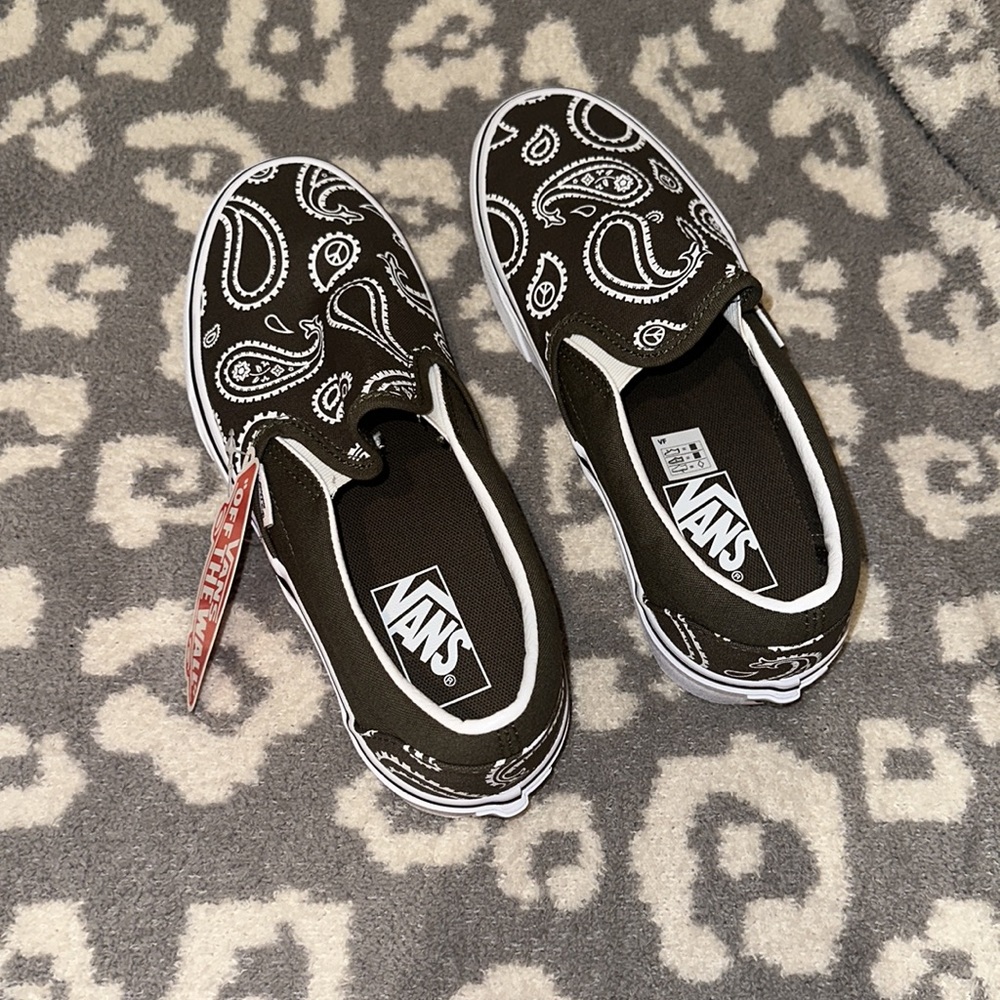 Classic Slip-on Vans New in Peace ✌🏻 Paisley & Grape Lea 😘 - Picture 15 of 17